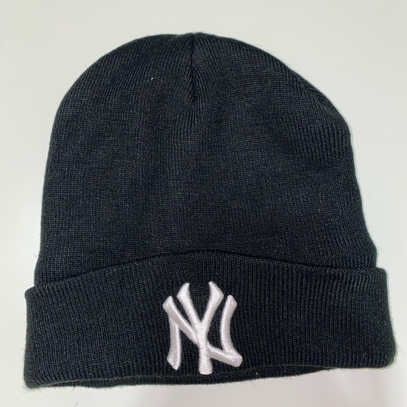 Accessories - BLACK YANKEE BEANIE
